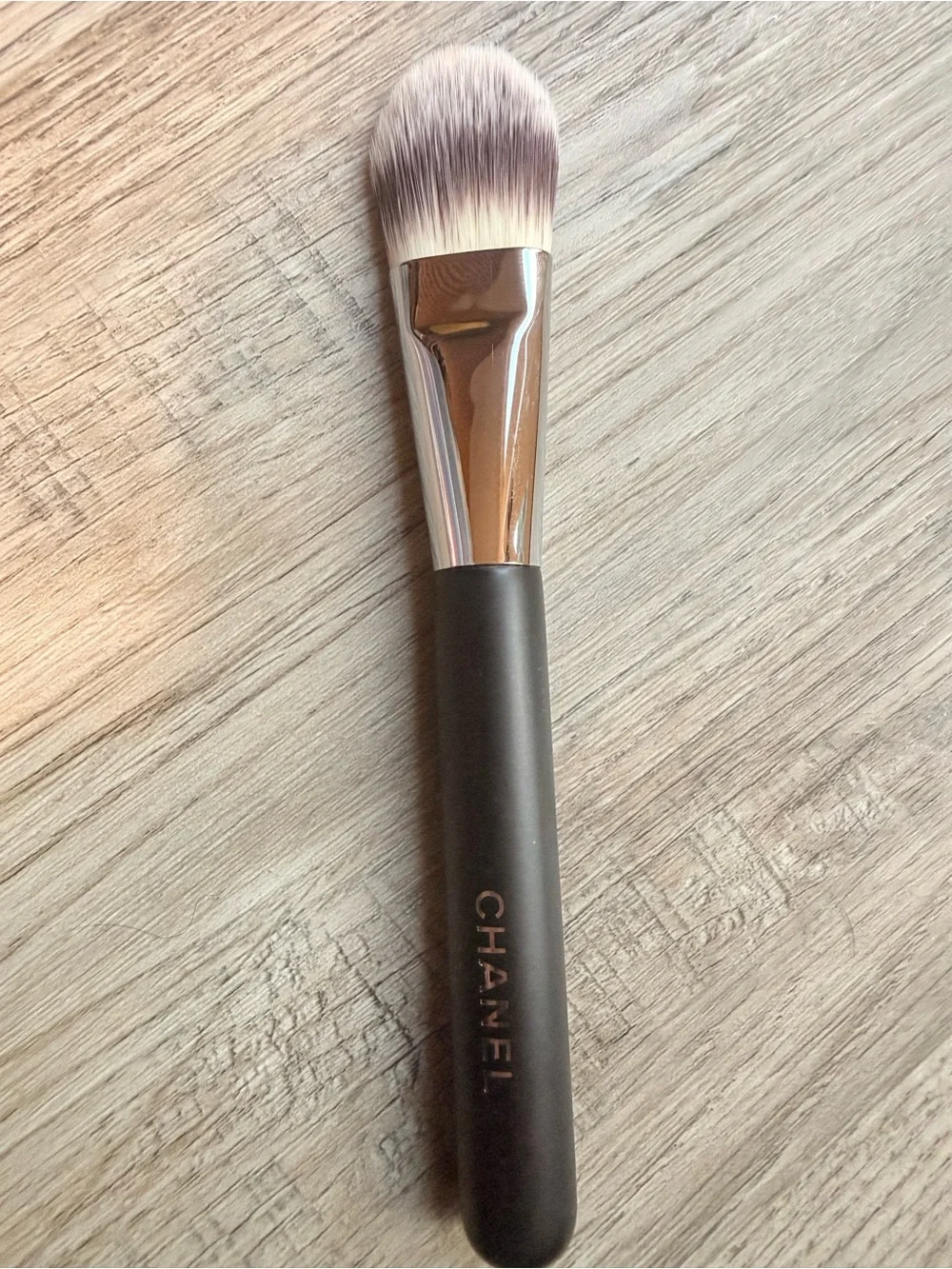 CHANEL Les Pinceaux de Chanel Foundation Brush #6